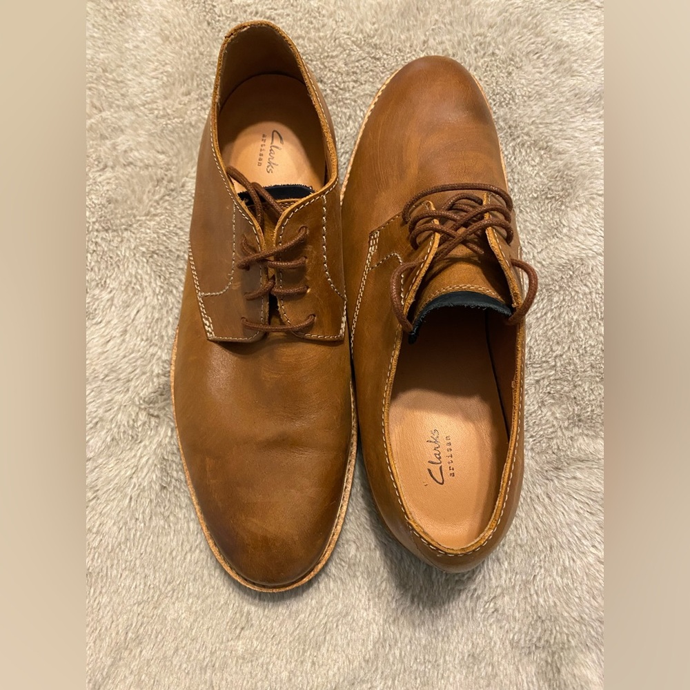 Clarks Men's Tan Leather Oxfords